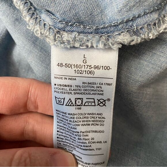 Gap Lyocell Smocked Denim Mini Skirt With Washwell In Medium Wash NWT - Picture 4 of 7